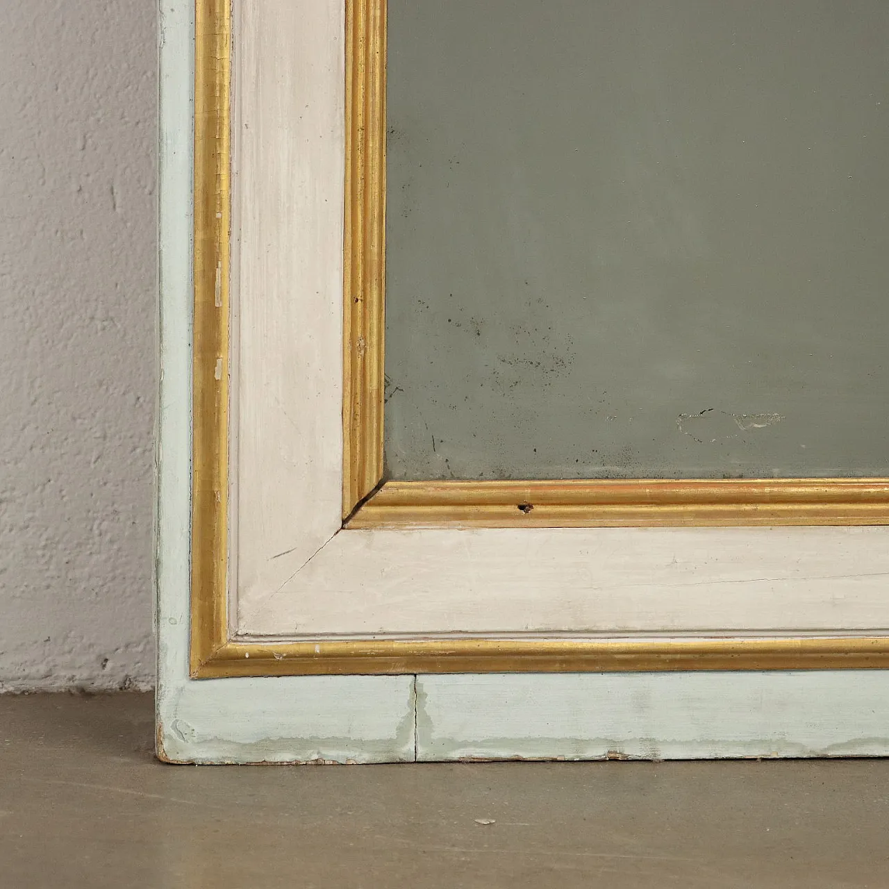 Specchio Neoclassico in legno intagliato, laccato e dorato, fine '700 10