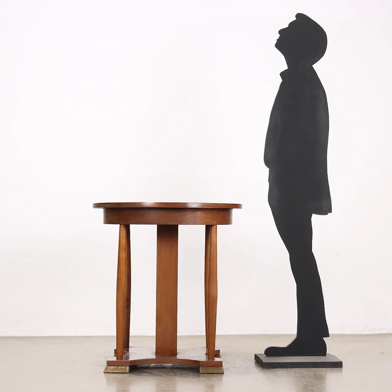 Art Deco round wooden coffee table, 20th century 2