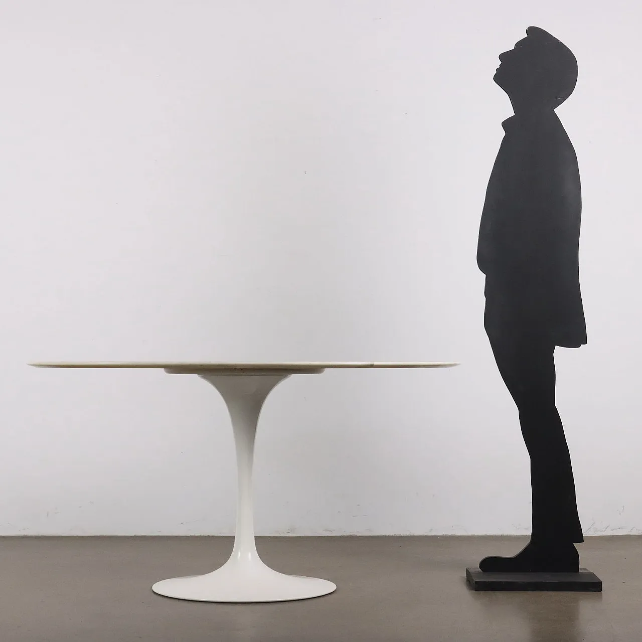 Tavolo Ovale Tulip di Eero Saarinen per Knoll, fine '900 2