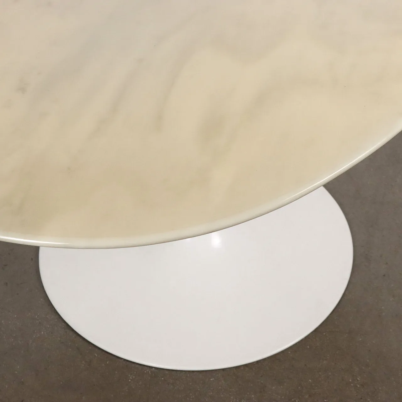 Tavolo Ovale Tulip di Eero Saarinen per Knoll, fine '900 4