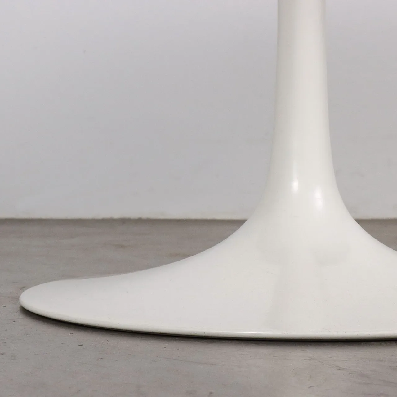 Tavolo Ovale Tulip di Eero Saarinen per Knoll, fine '900 7