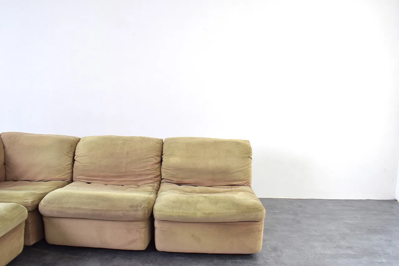 Mid-Century Modular Corner Sofa by Rolf Benz, 1970s 6