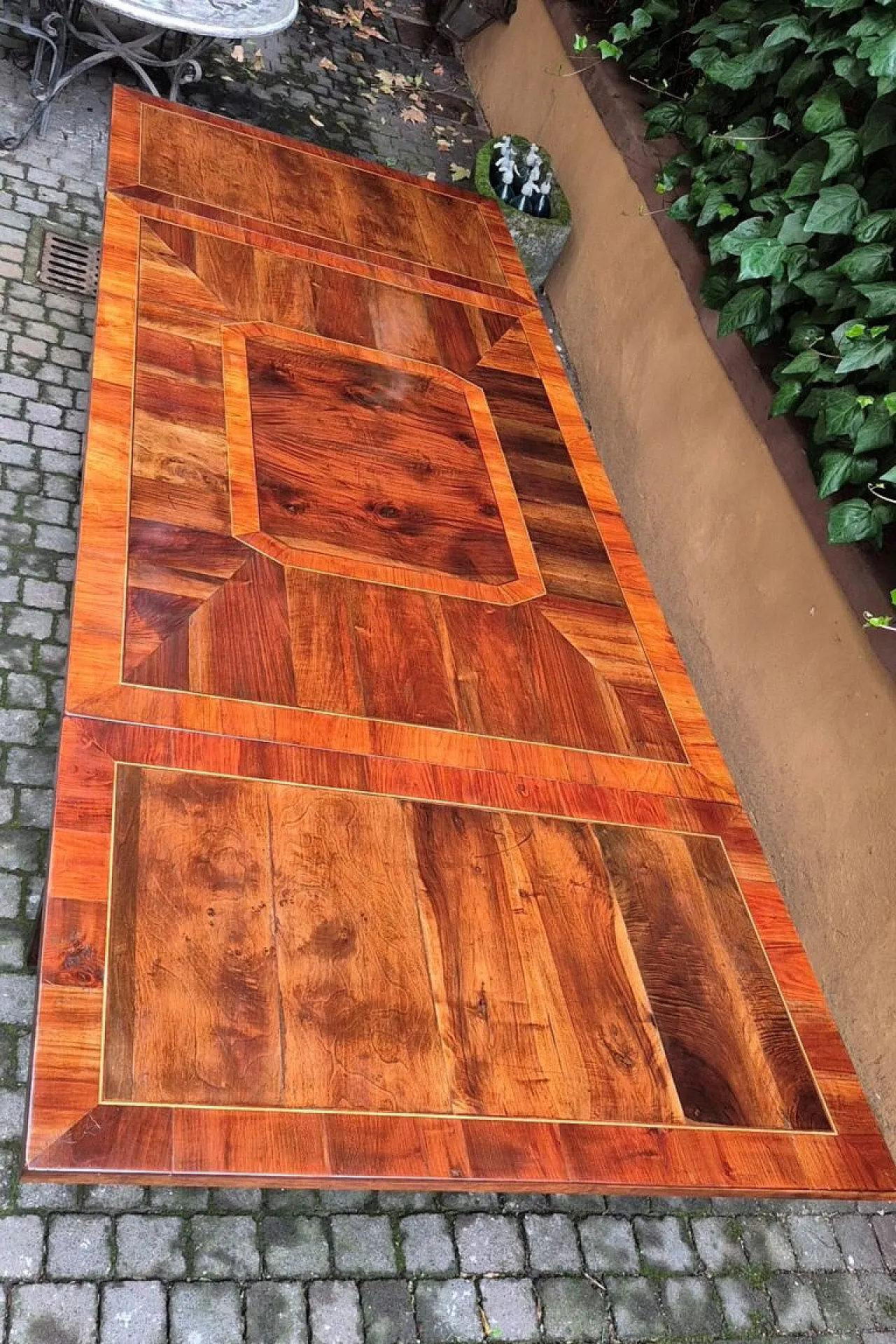Table with walnut and cherry wood veneer and inlay, 19th century 6
