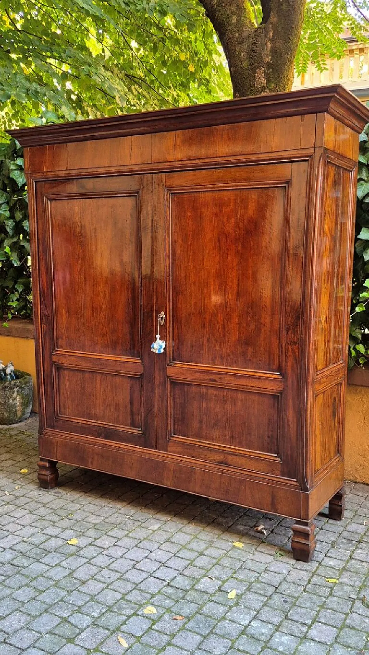 Lombard wardrobe in walnut, 19th century 2