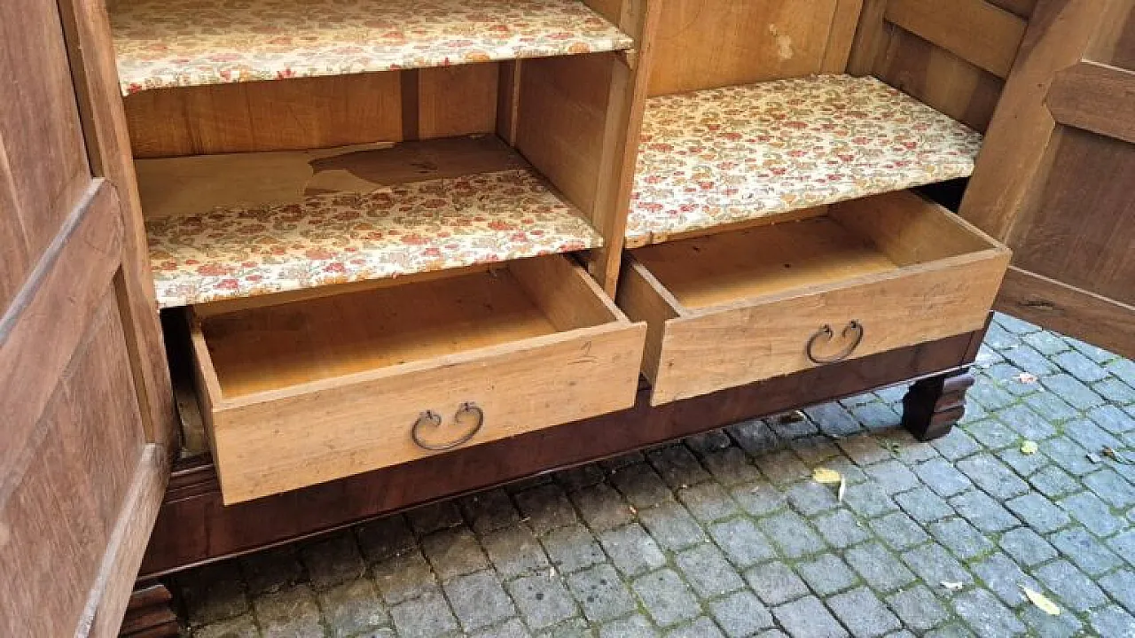 Lombard wardrobe in walnut, 19th century 4