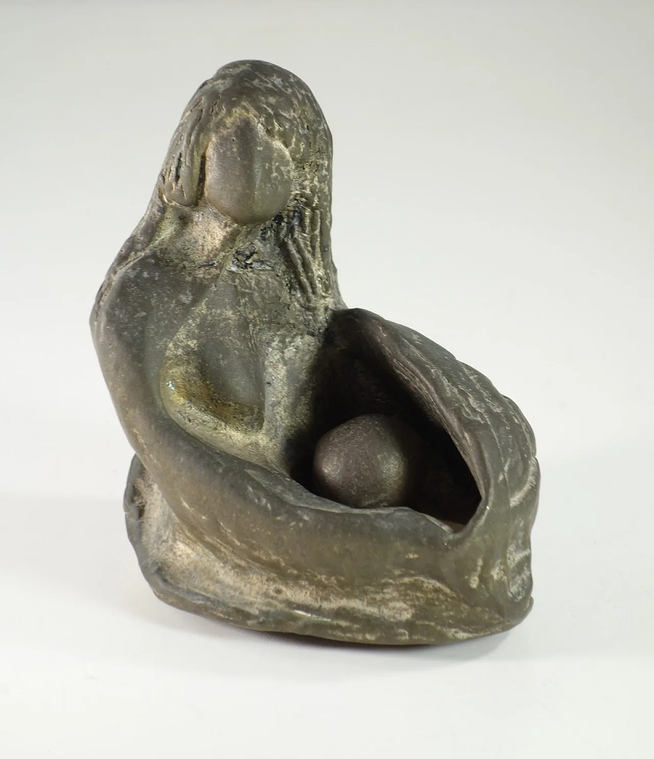 Scultura in bronzo di donna, anni '70 1