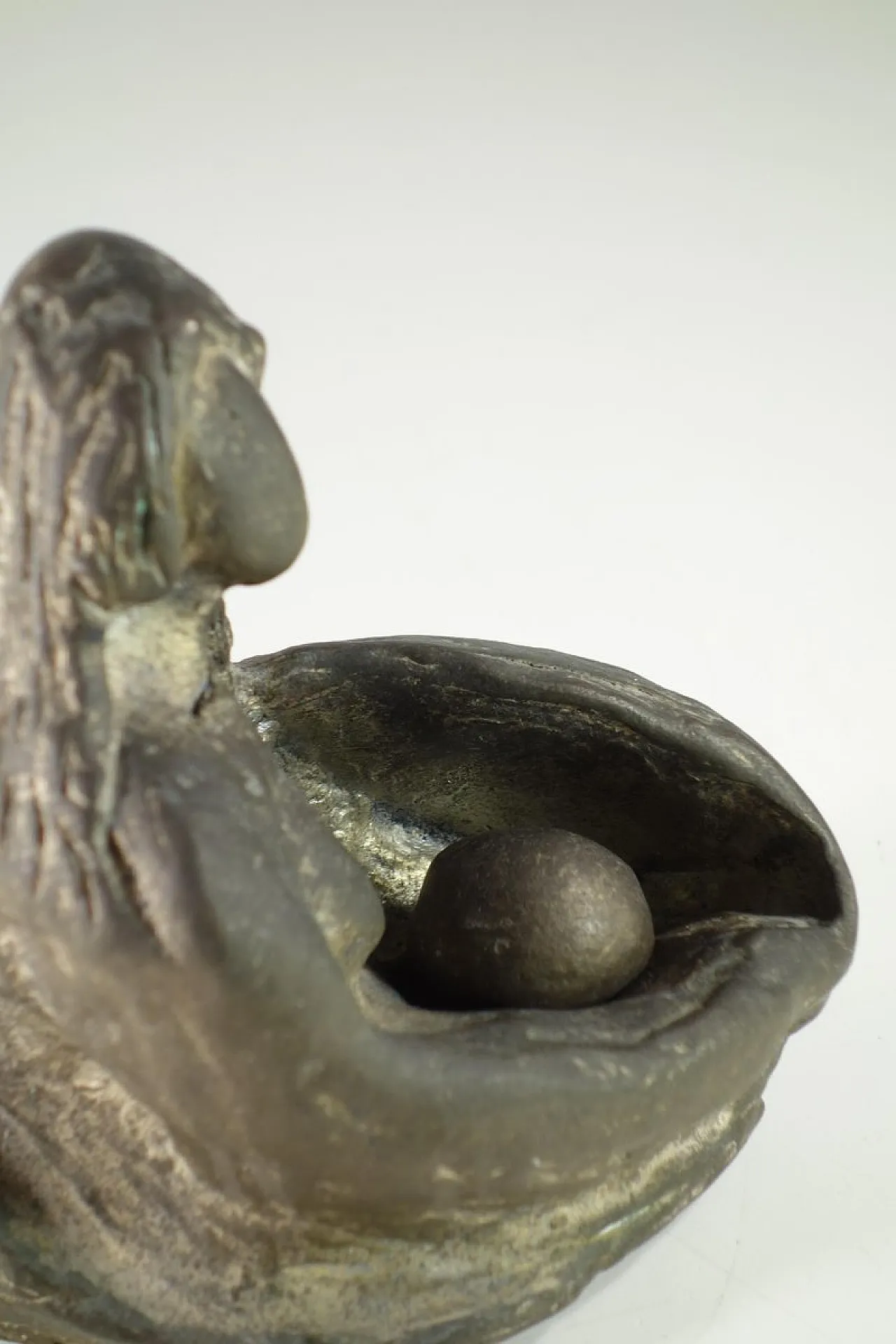 Scultura in bronzo di donna, anni '70 4