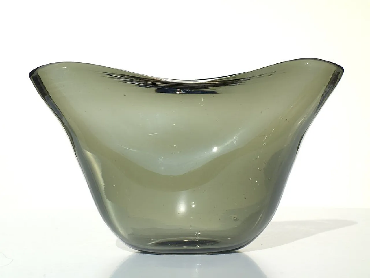 Vaso in vetro di Murano grigio fumo, anni '60 2