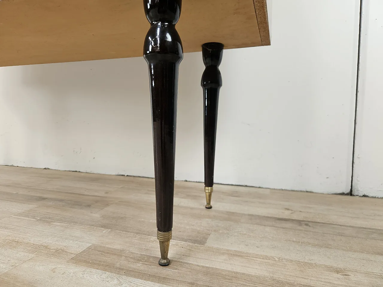 Mid Century showcase covered in mahogany with glass top 25