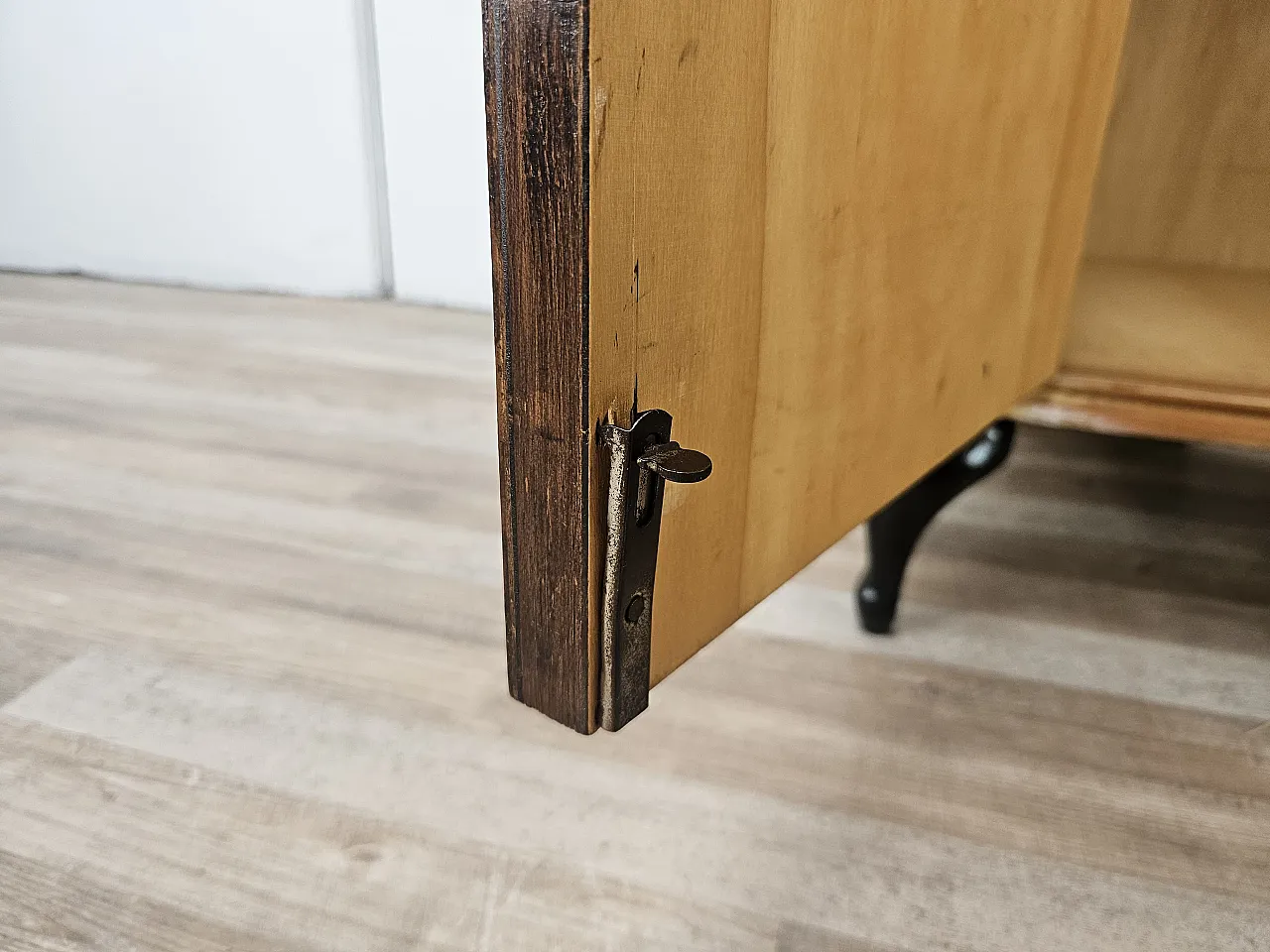 Toilet in mahogany root with white marble top, 1950s 16