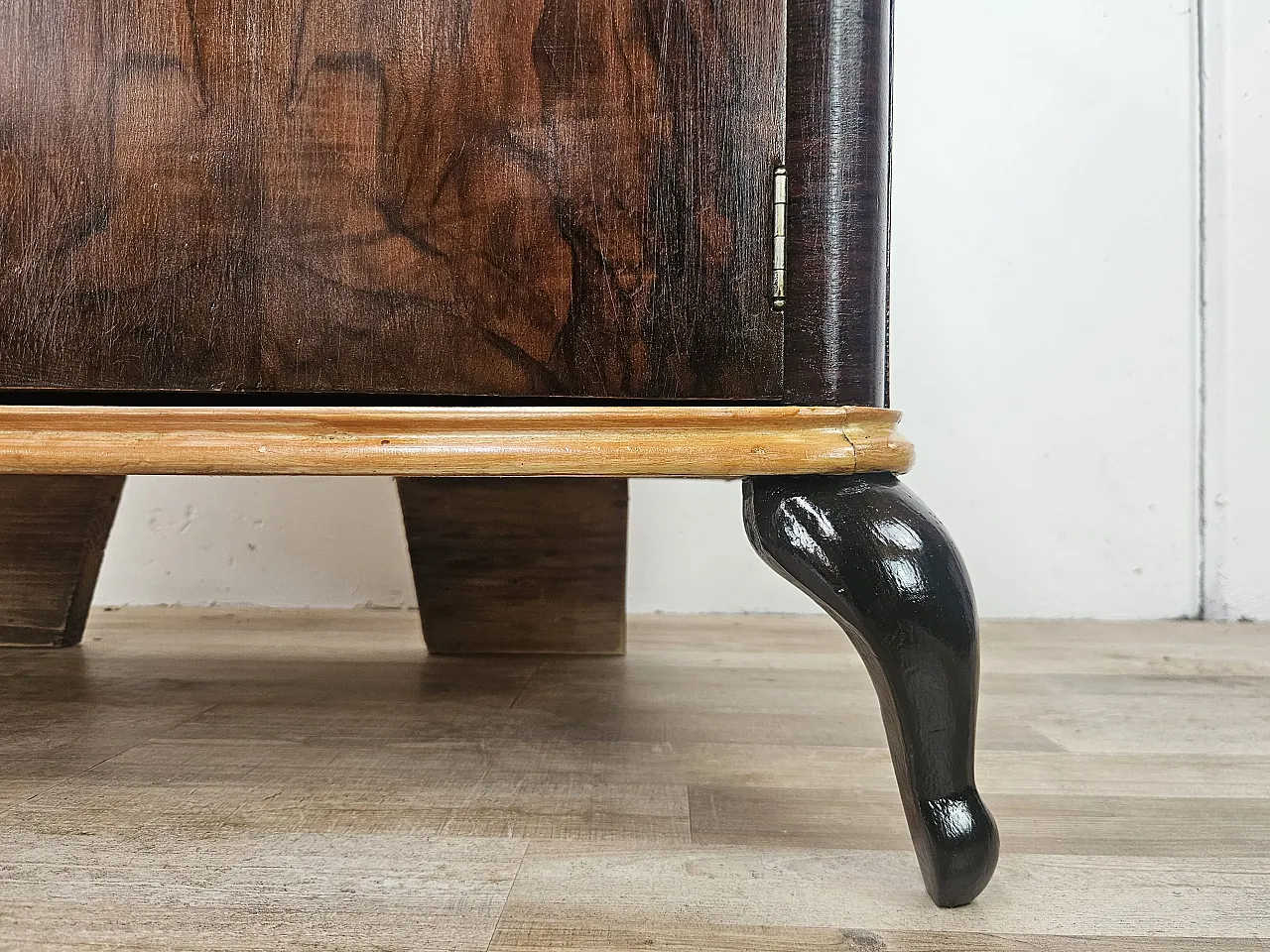 Toilet in mahogany root with white marble top, 1950s 18