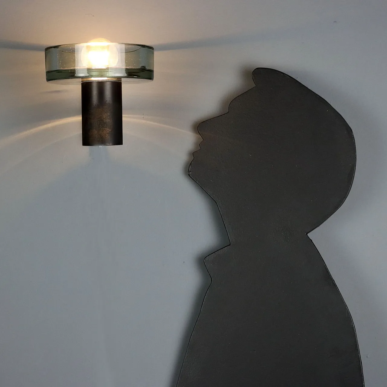 Lampada da parete in metallo smaltato e vetro, anni '60 2