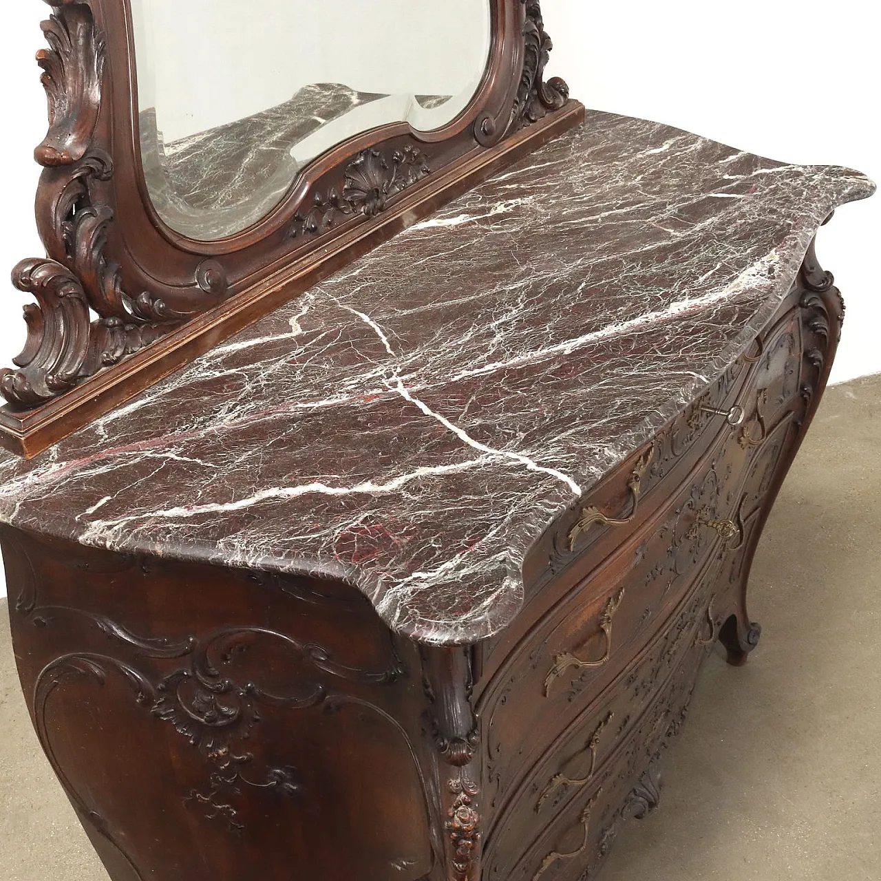Comò in stile barocco in noce e marmo, '900 2