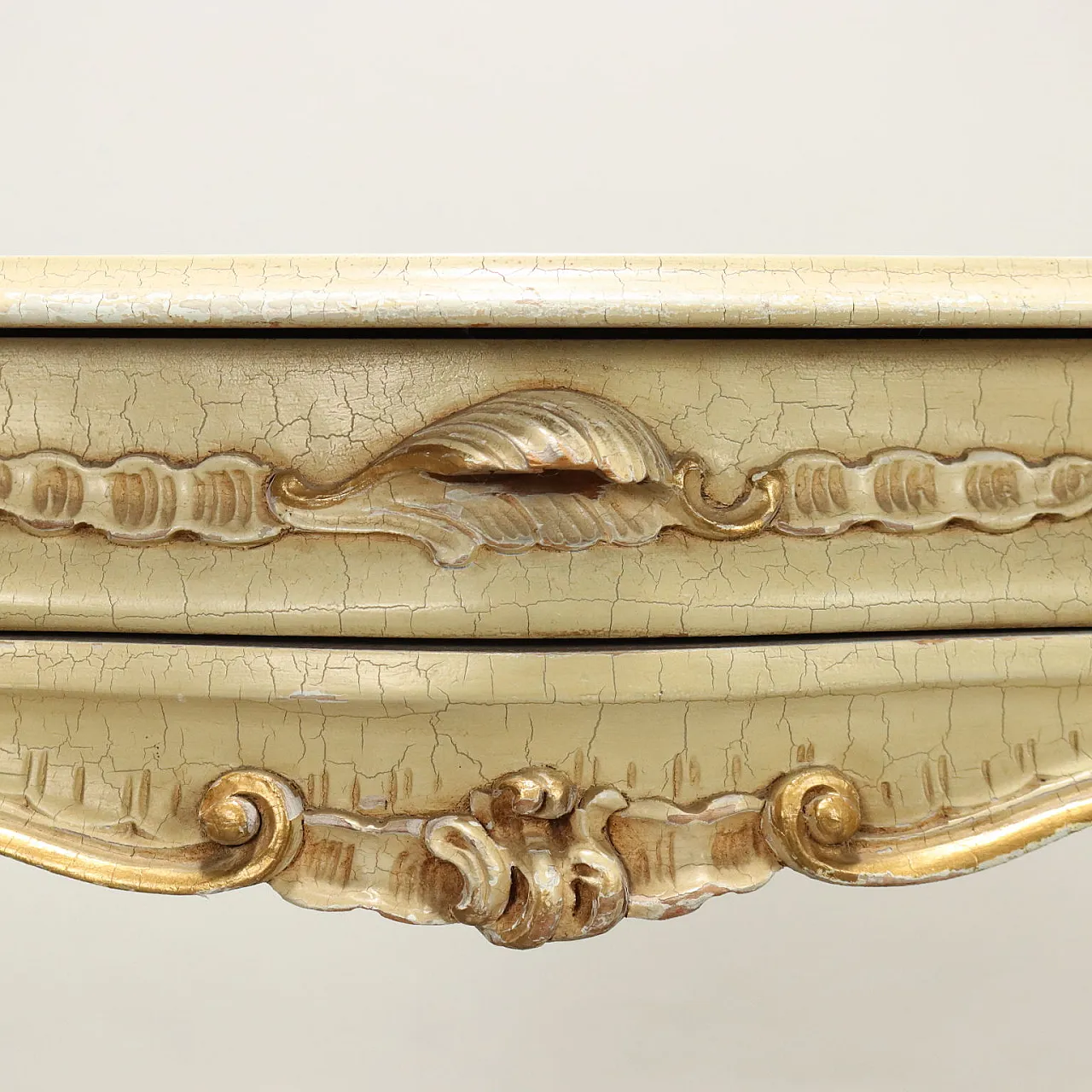 Pair of Baroque-style beechwood bedside tables, 20th century 5