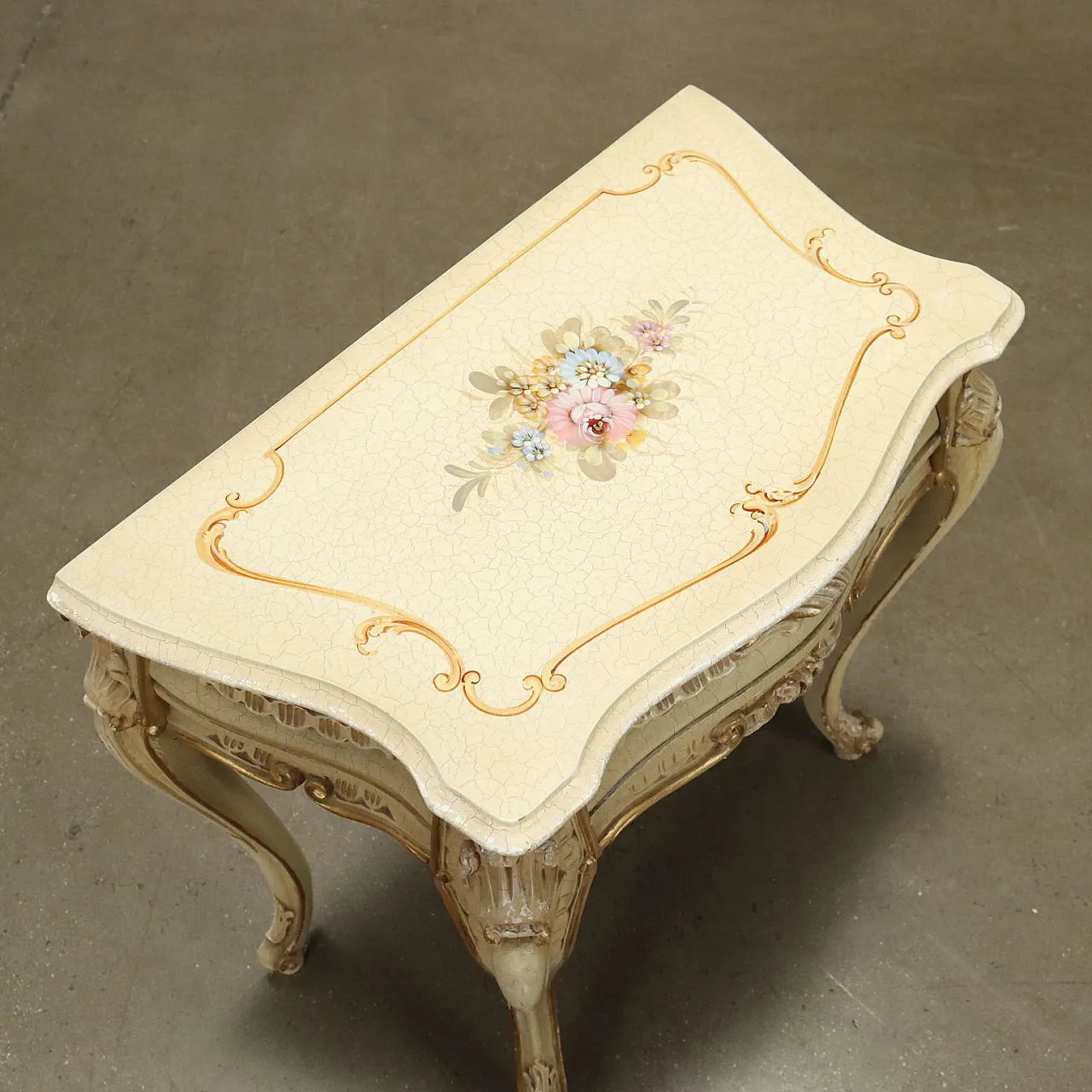 Pair of Baroque-style beechwood bedside tables, 20th century 8