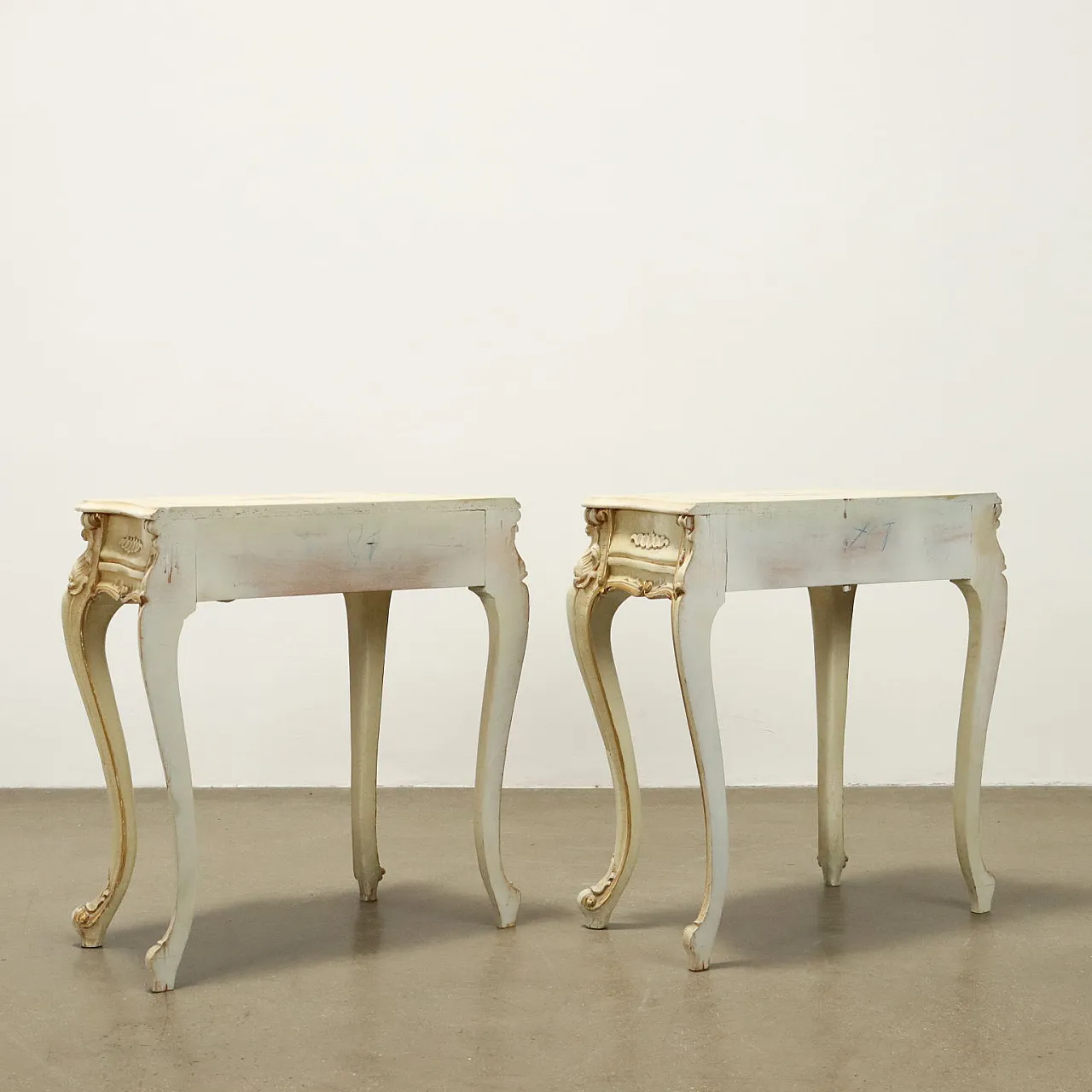 Pair of Baroque-style beechwood bedside tables, 20th century 9