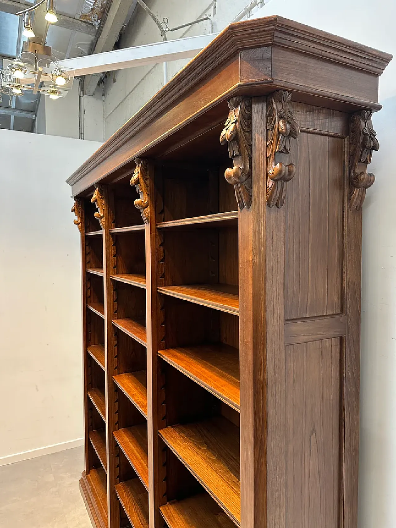 Mahogany bookcase with carved details, 20th century 6
