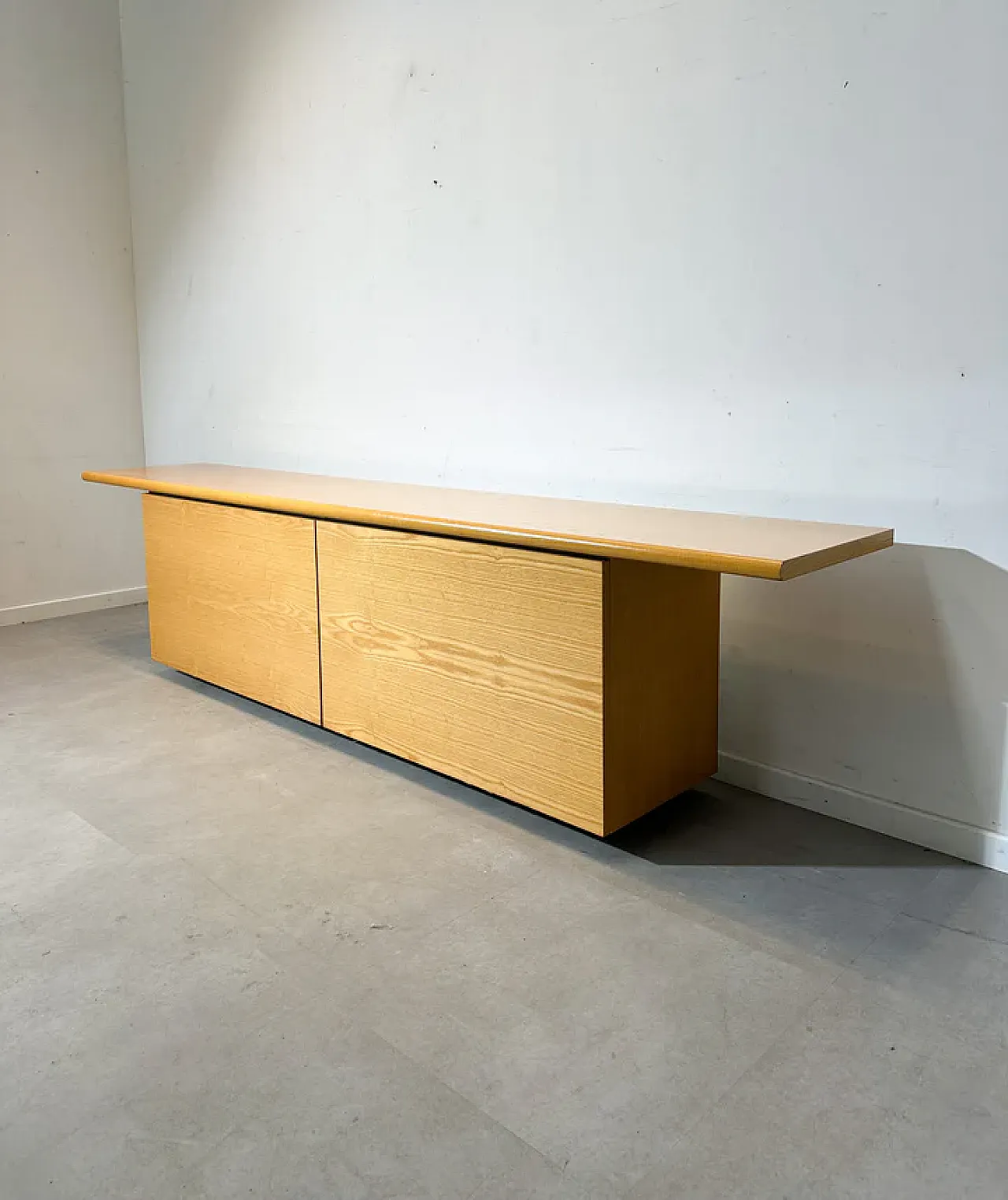Acerbis Sheraton sideboard in oak by Giotto Stoppino, 20th century 1