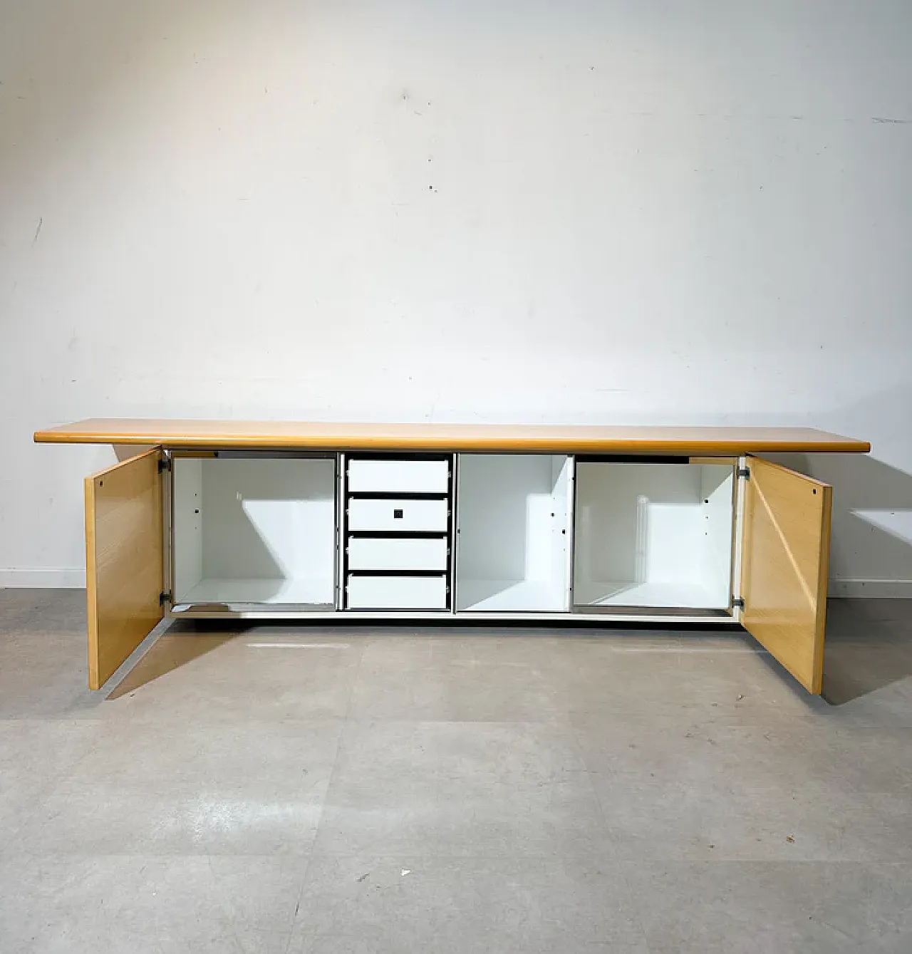 Acerbis Sheraton sideboard in oak by Giotto Stoppino, 20th century 3