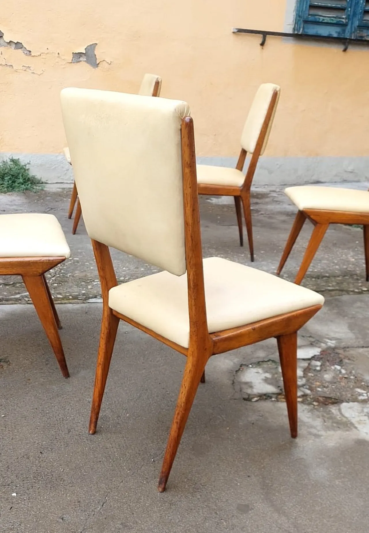 6 Chairs in wood and eco-leather, 1950s 7