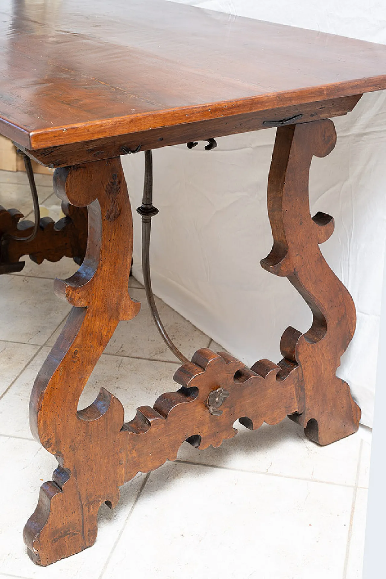 Tavolo fratino in noce massello, inizi '700 2