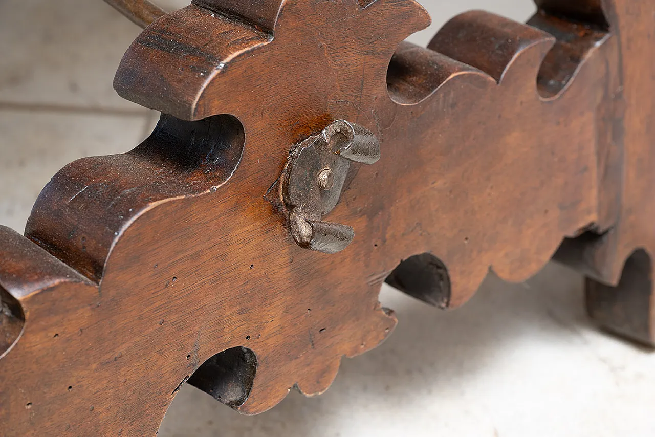 Tavolo fratino in noce massello, inizi '700 3