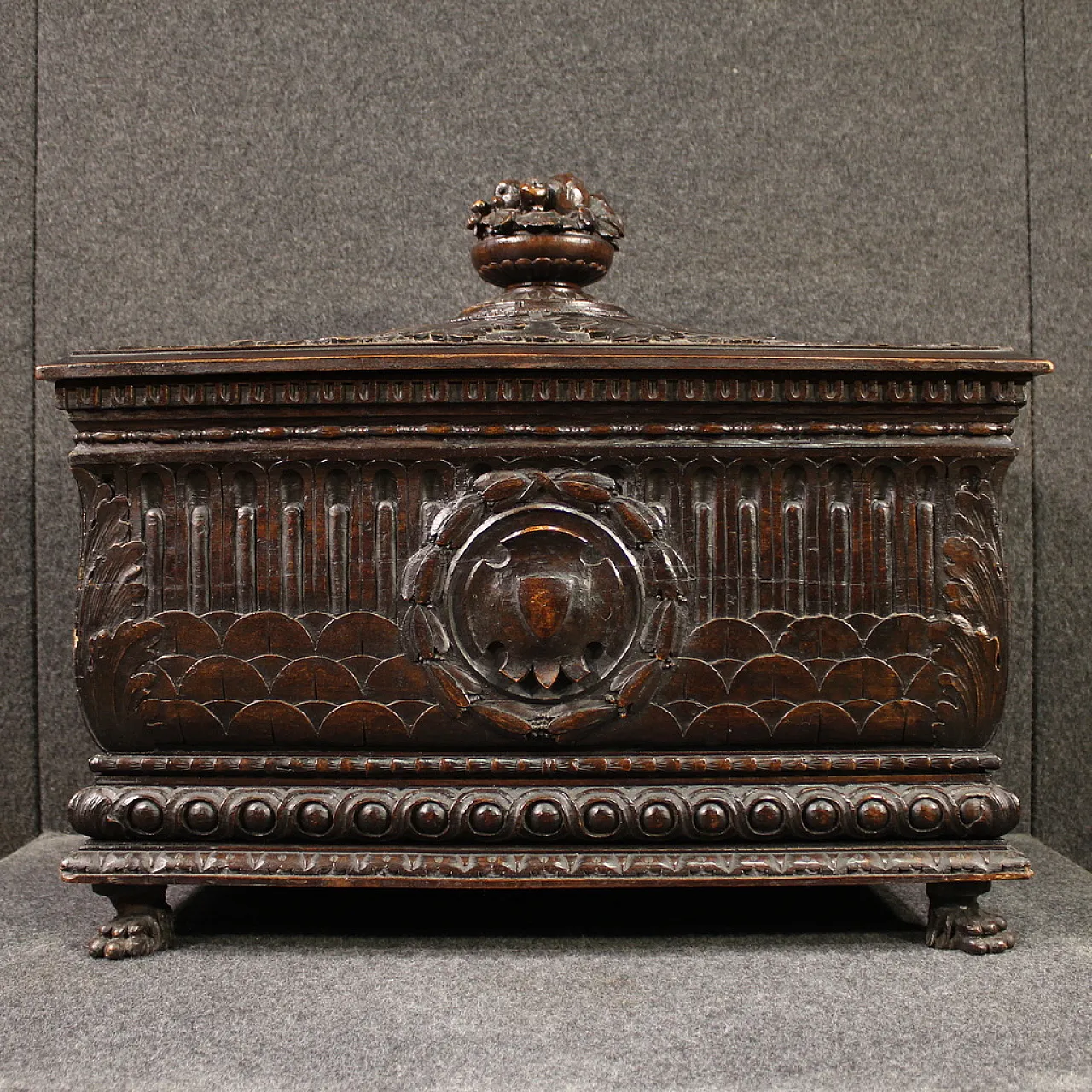 Italian trunk, 20th century 4