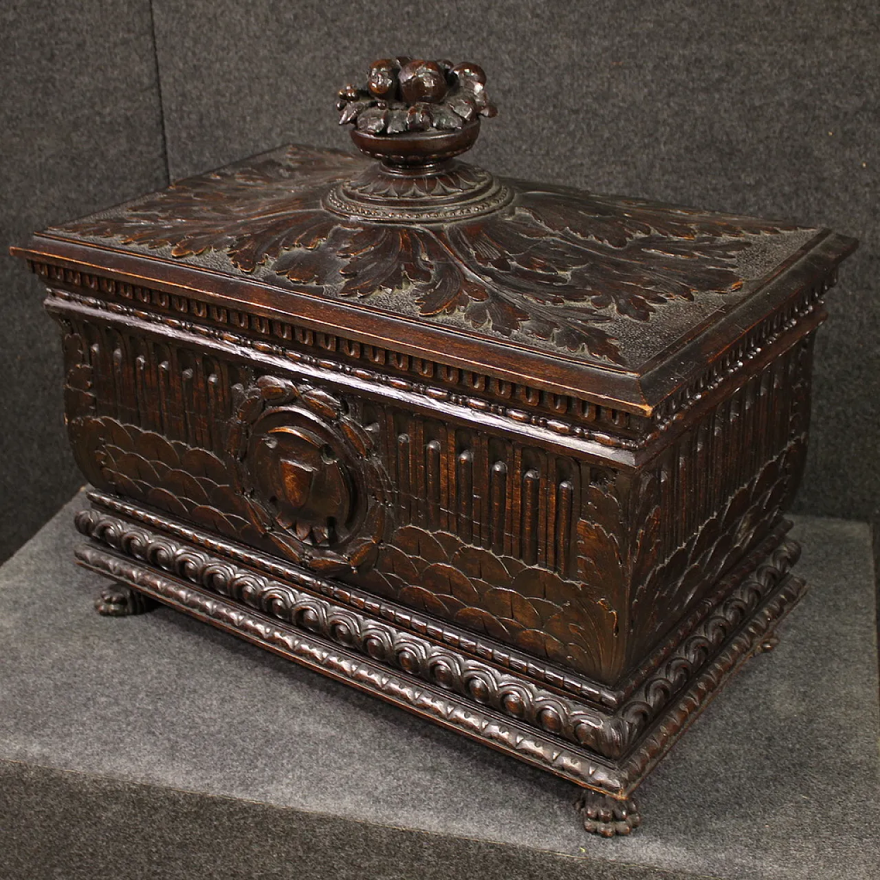 Italian trunk, 20th century 5