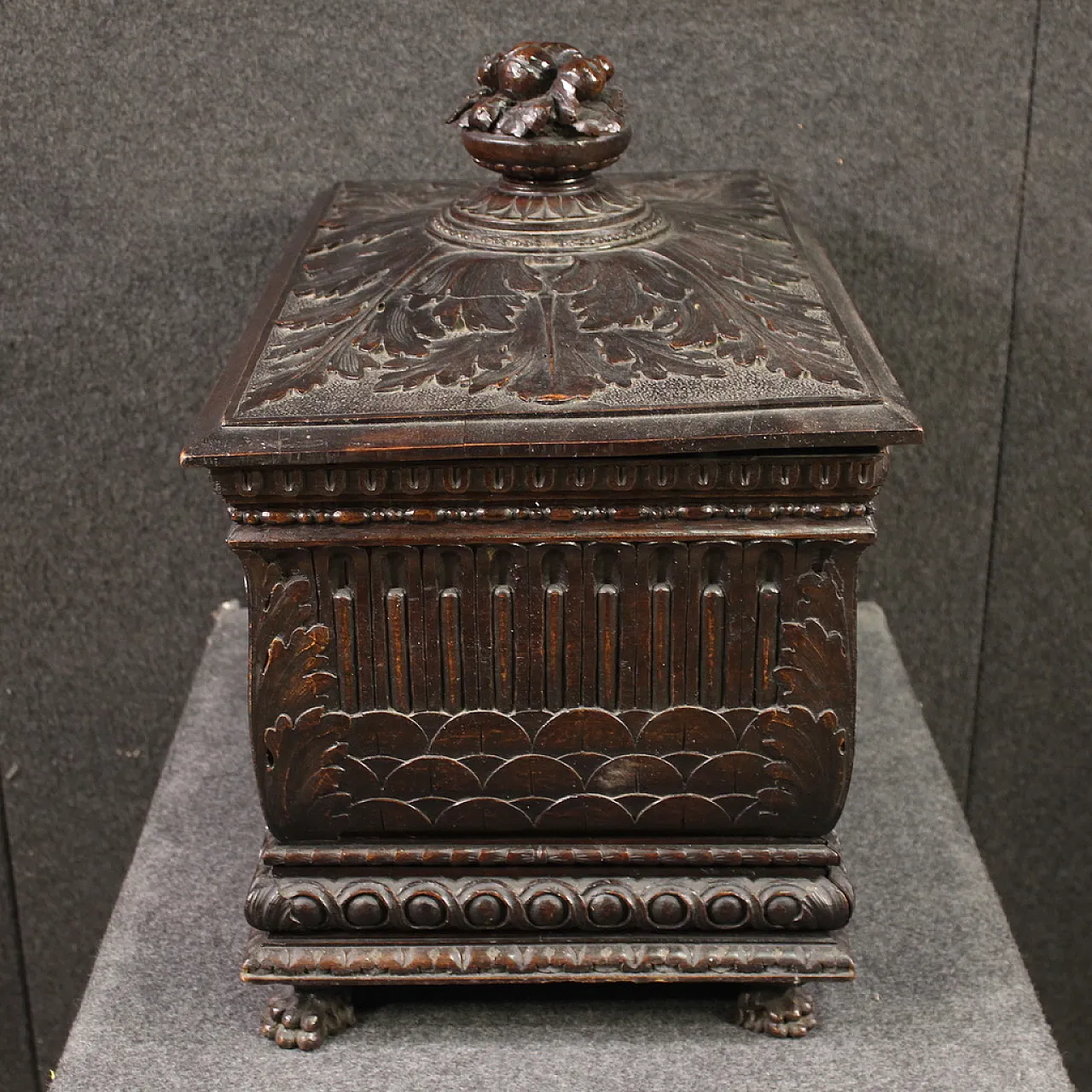 Italian trunk, 20th century 10