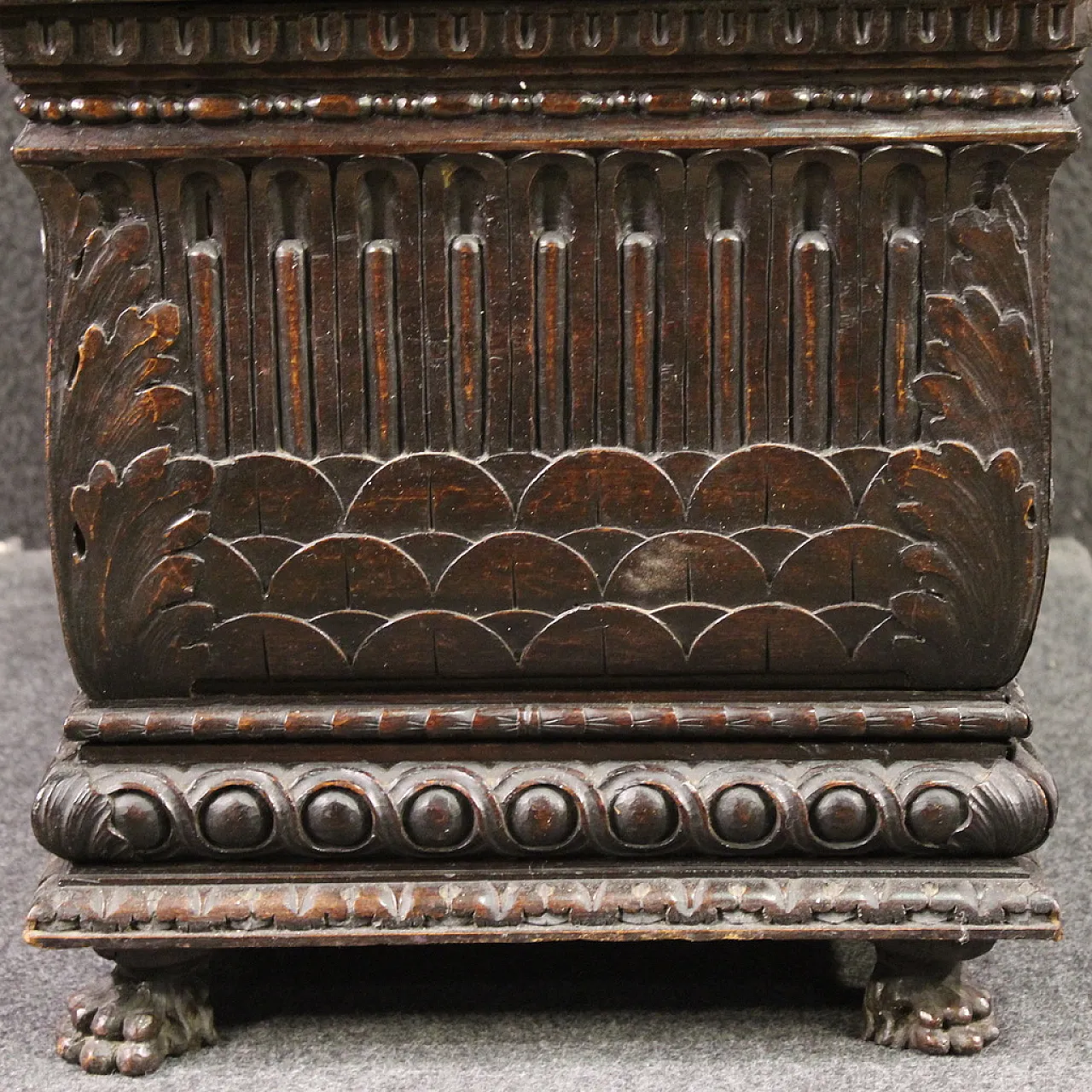 Italian trunk, 20th century 11
