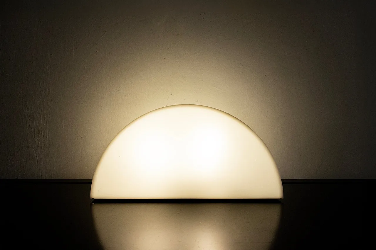 Lampada da tavolo in vetro acrilico, anni '60 3
