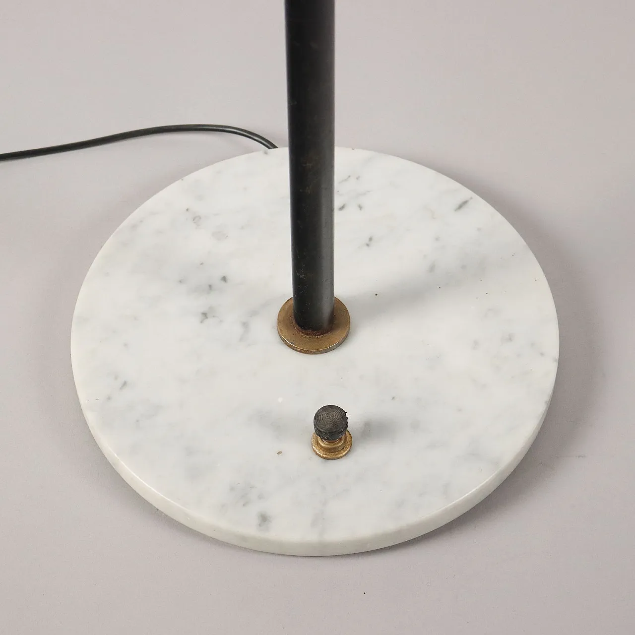 Piantana con base in marmo, metallo e diffusore in vetro, anni '60 7