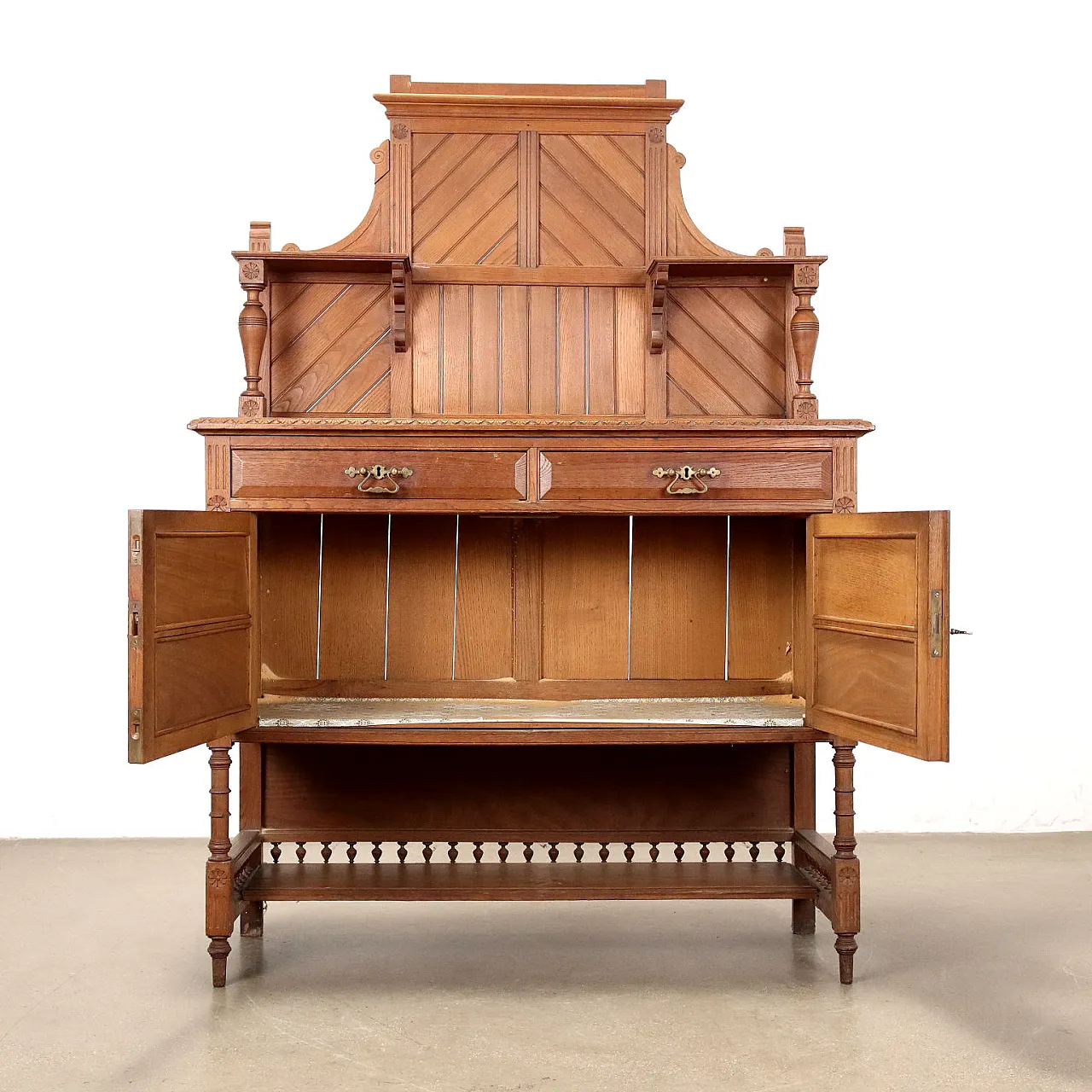 Liberty oak sideboard, 20th century 3