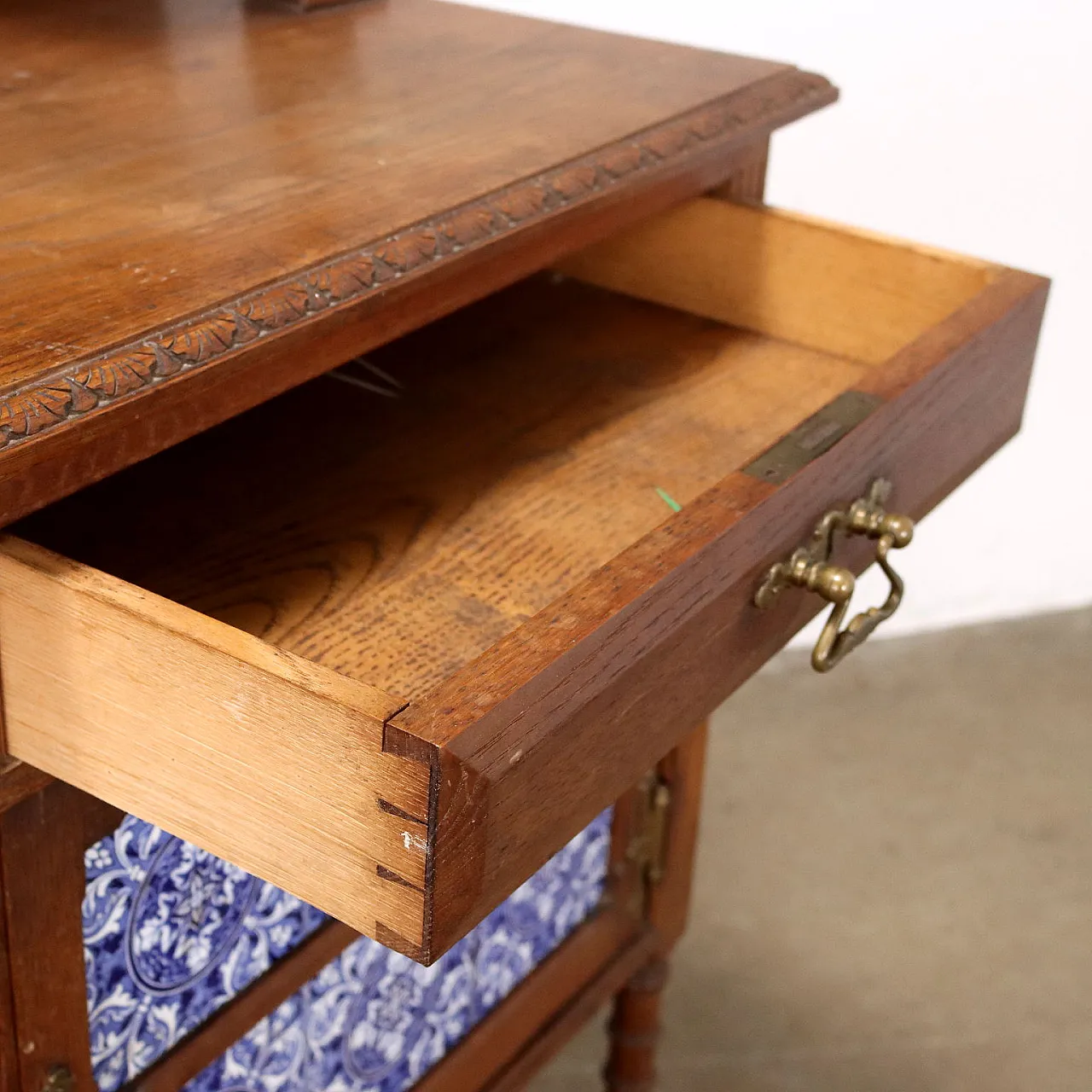 Liberty oak sideboard, 20th century 5