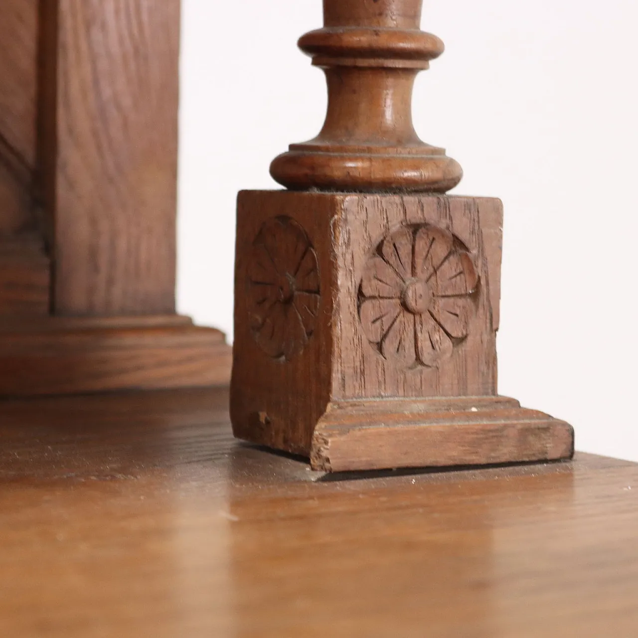 Liberty oak sideboard, 20th century 10