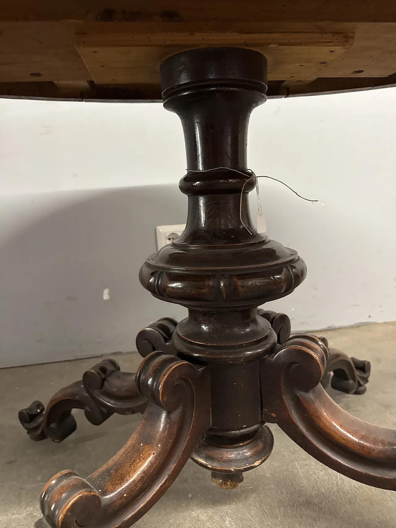 Tavolino ovale in noce massello L. Filippo, '800 9