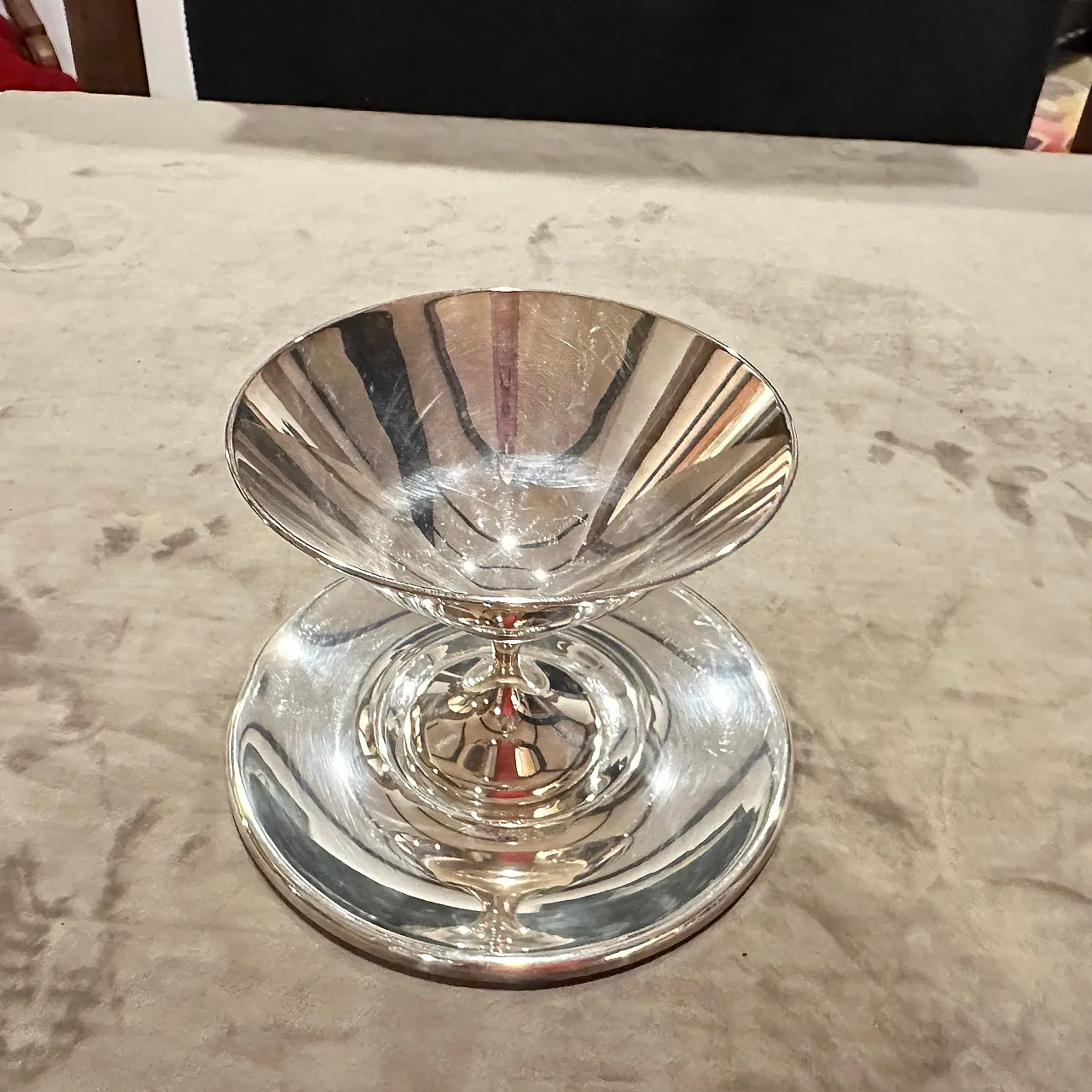 Coppia di coppe placcate in argento di Lino Sabattini, anni '80 11