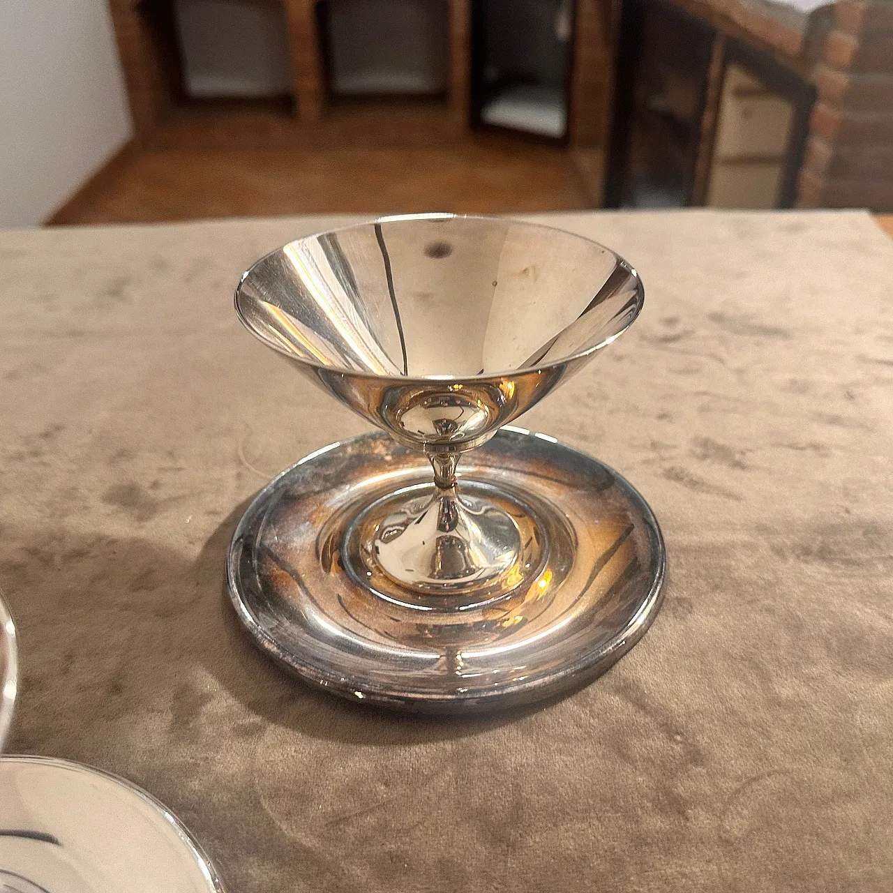 Coppia di coppe placcate in argento di Lino Sabattini, anni '80 12