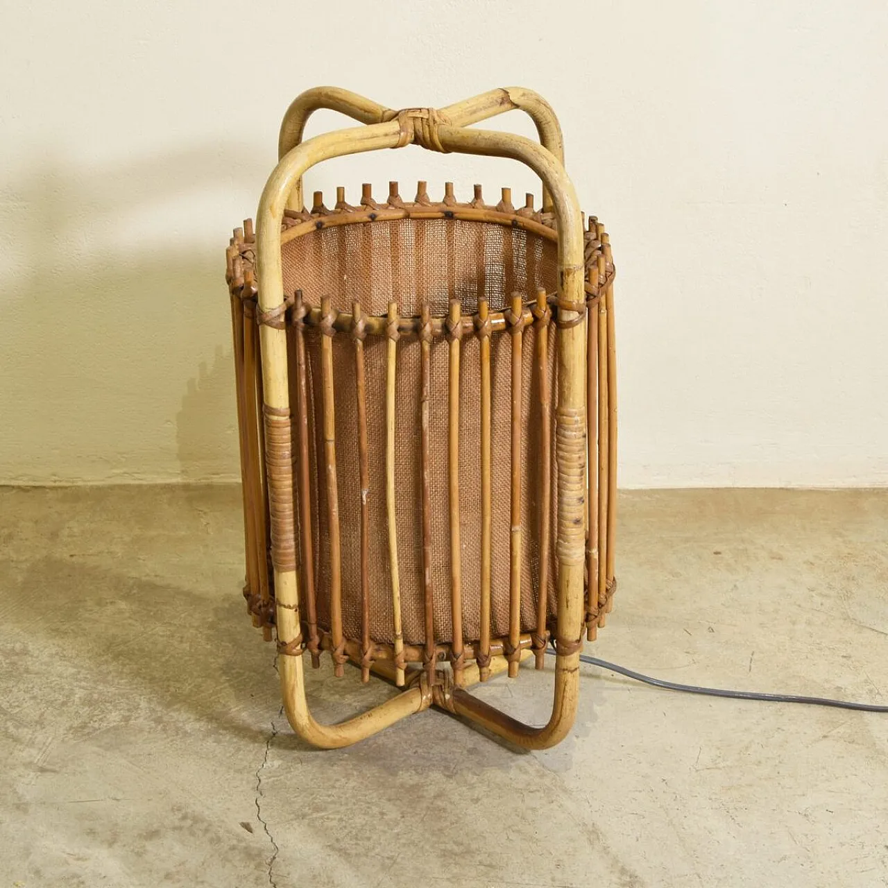 Lampada da tavolo in canna, anni '60 7