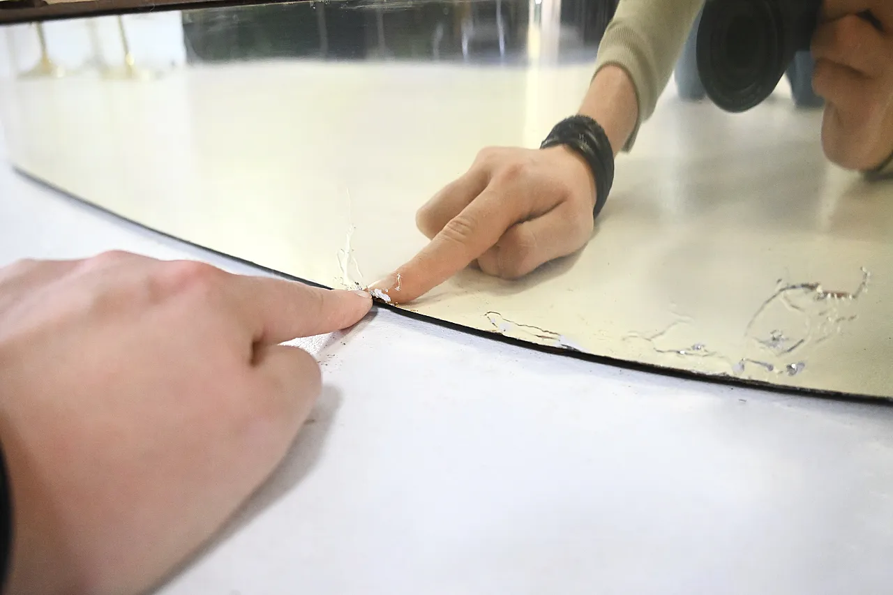 Set da bar con 2 sgabelli attribuiti a Willy Rizzo, anni '70 12