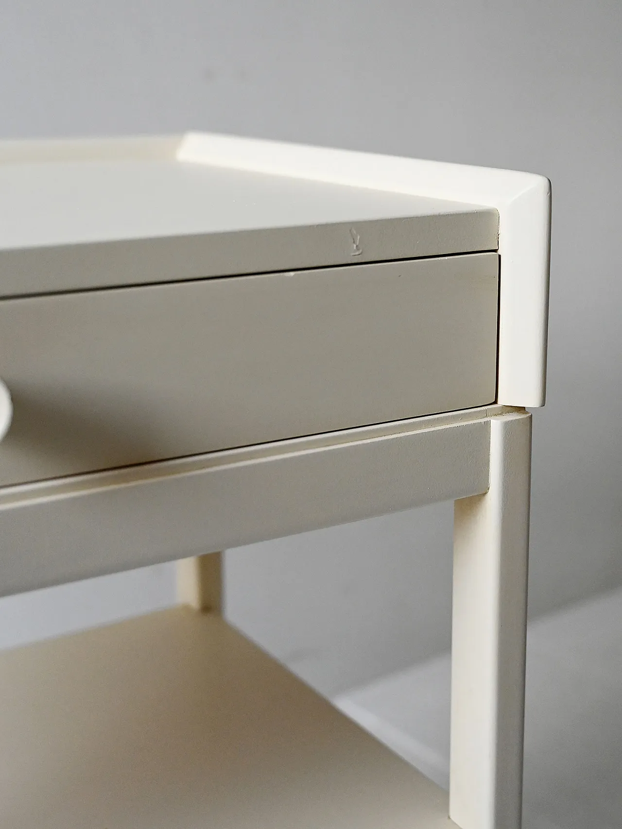 Scandinavian bedside tables white lacquers, 60s 8