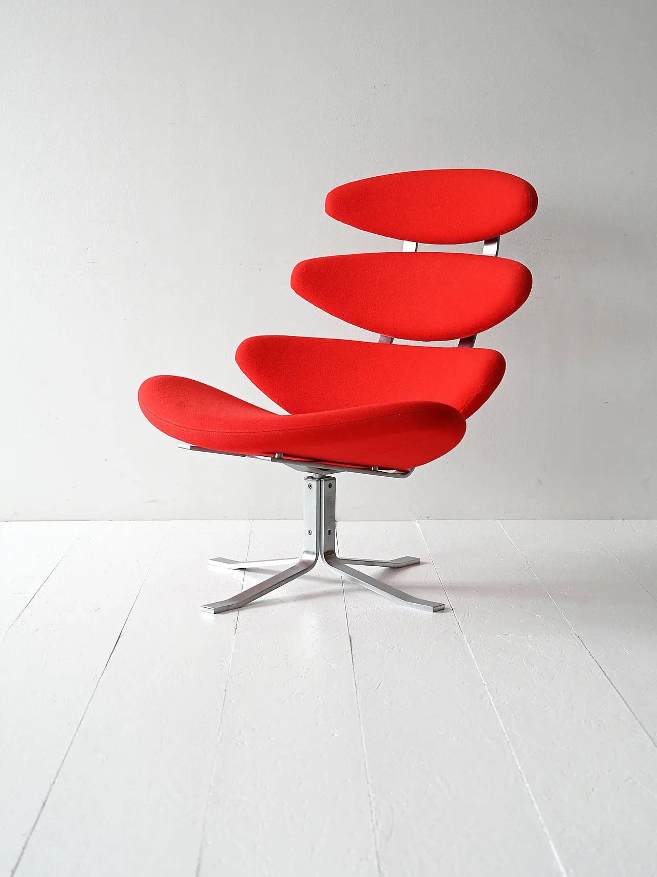 Corona Chair rossa di Poul M. Volther 1