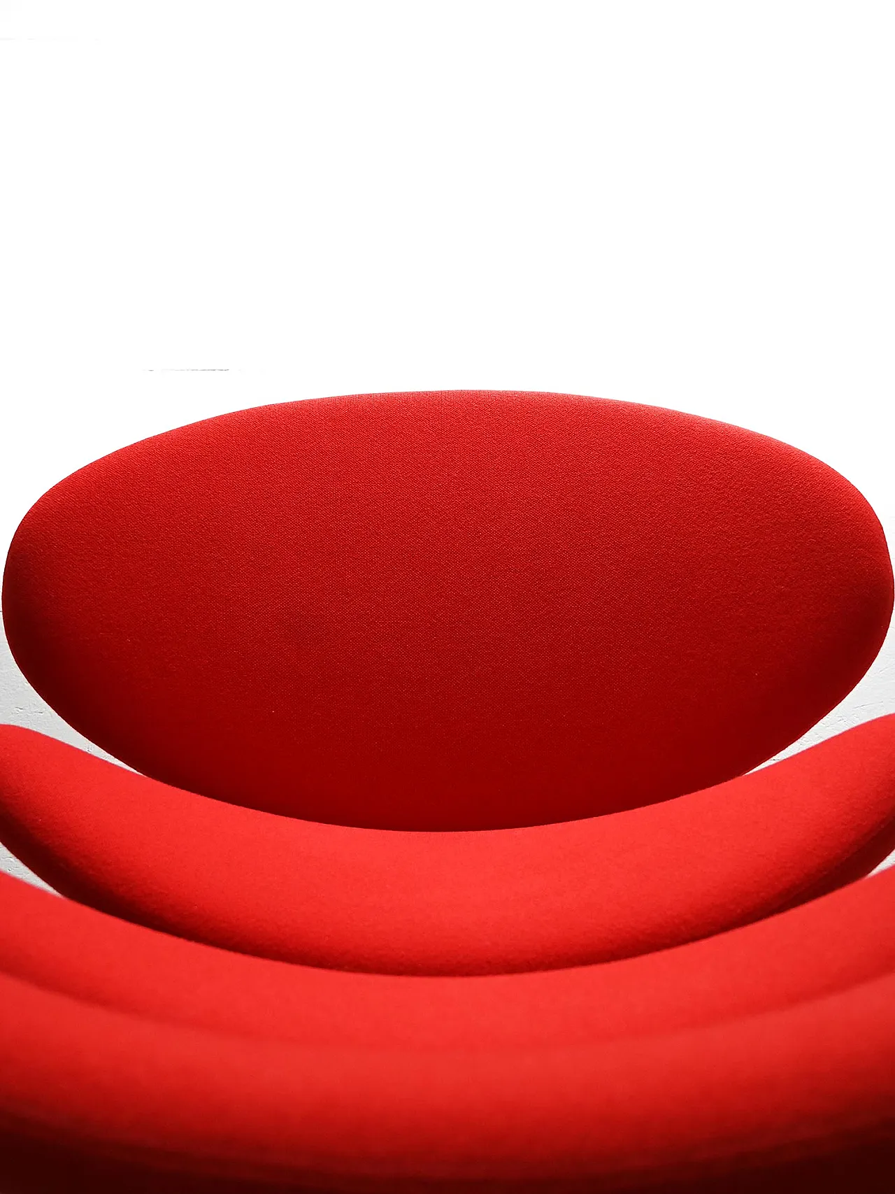 Corona Chair rossa di Poul M. Volther 9