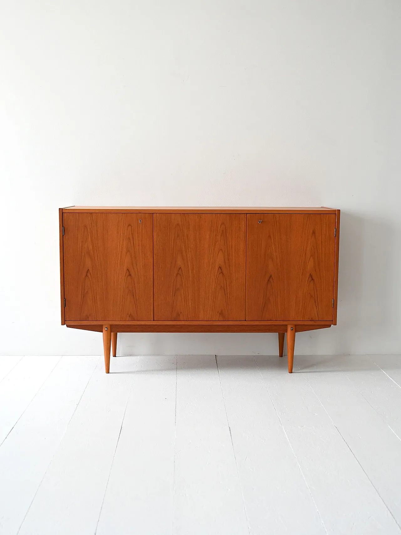 Scandinavian Highboard in Teak with triple compartment 2
