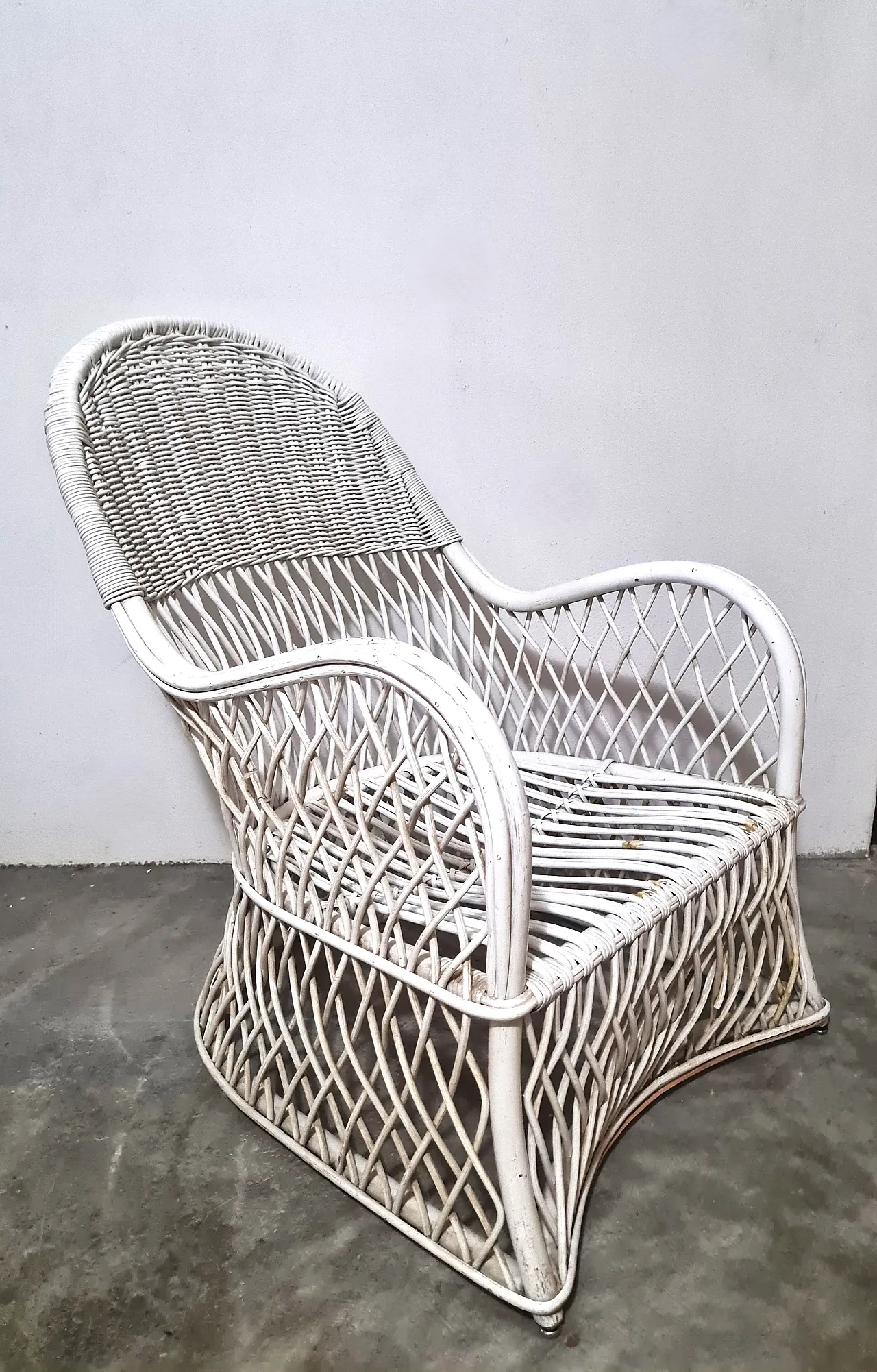 Poltrona in rattan bianca con cuscino, anni '70 3