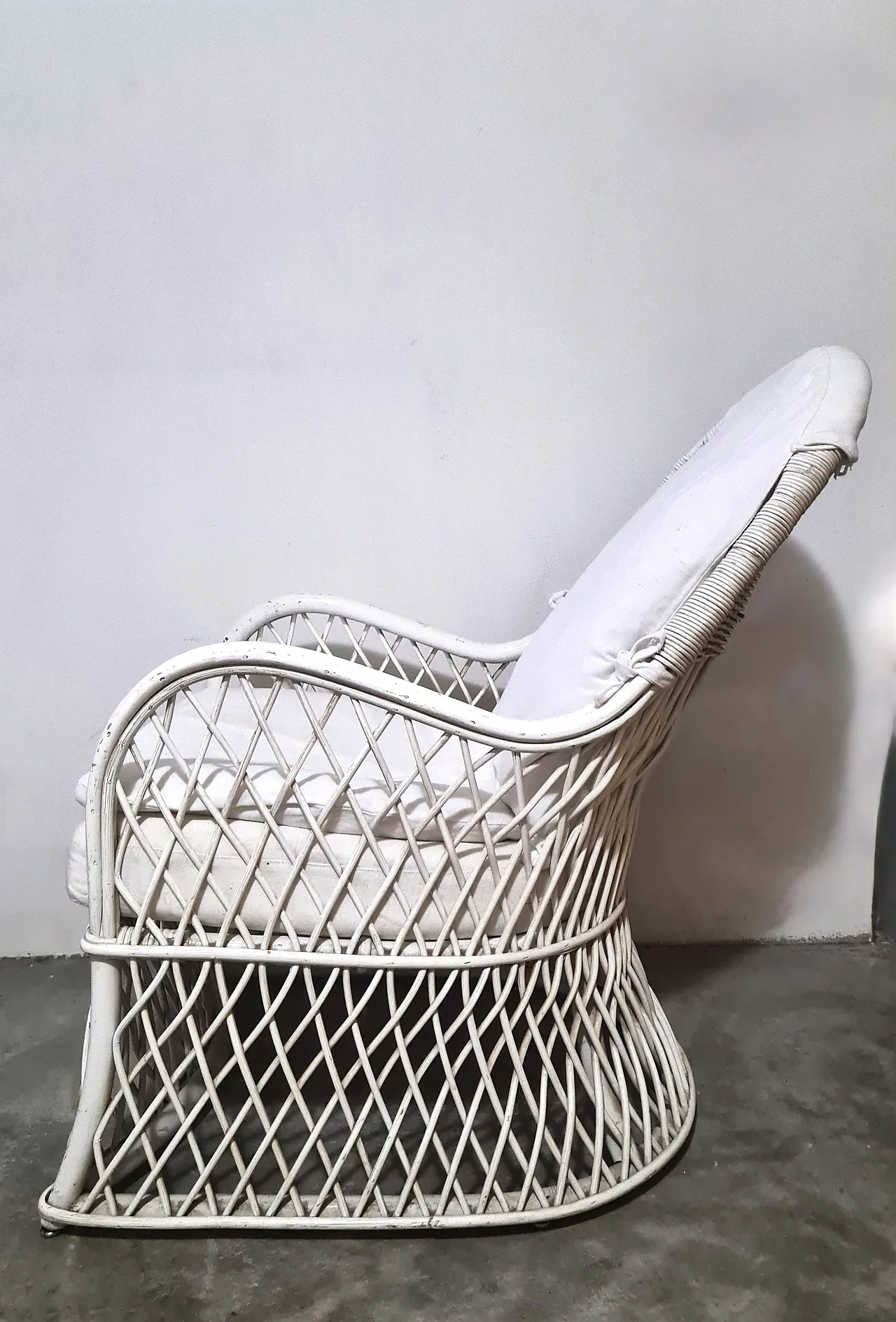 Poltrona in rattan bianca con cuscino, anni '70 13