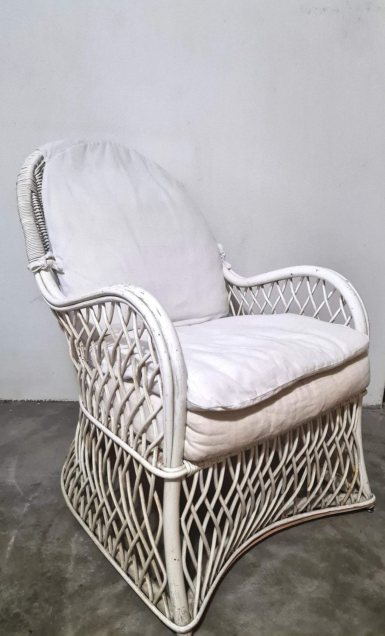 Poltrona in rattan bianca con cuscino, anni '70 14