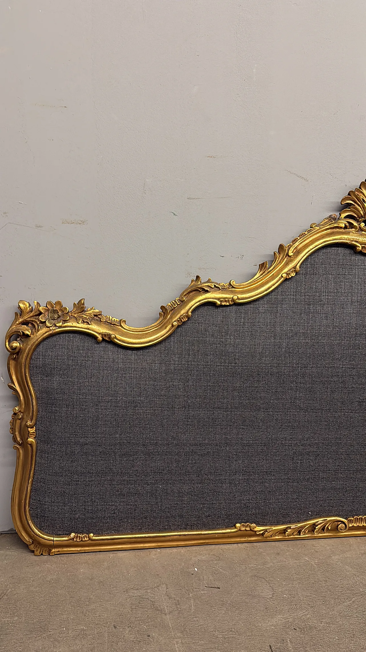 Golden headboard gold leaf carved, first half of 20th century 2