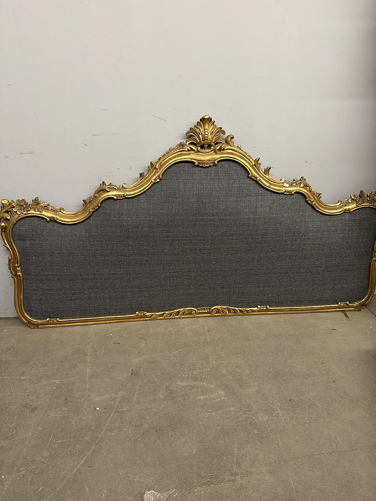 Golden headboard gold leaf carved, first half of 20th century 3