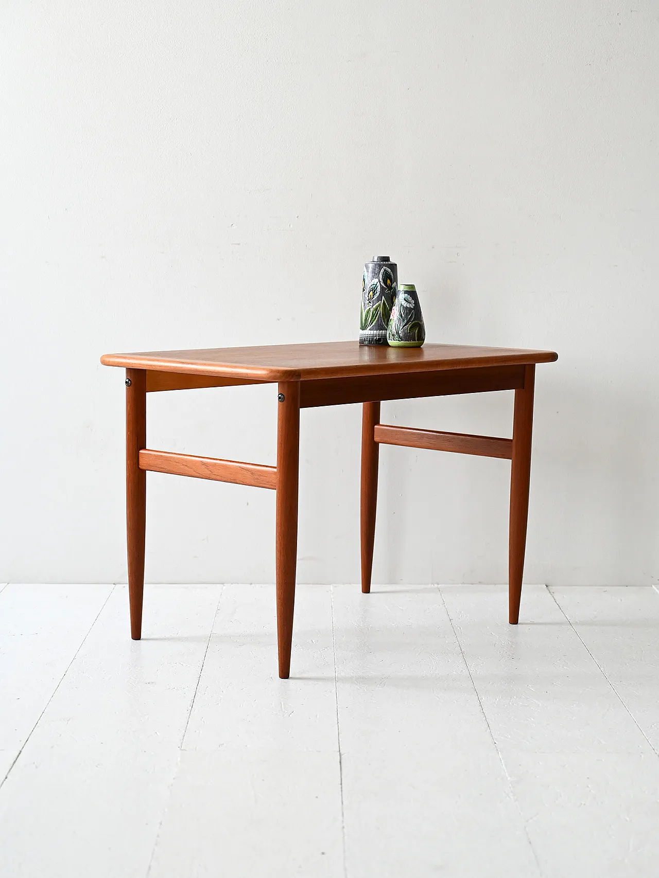 Scandinavian Teak table with turned legs 1
